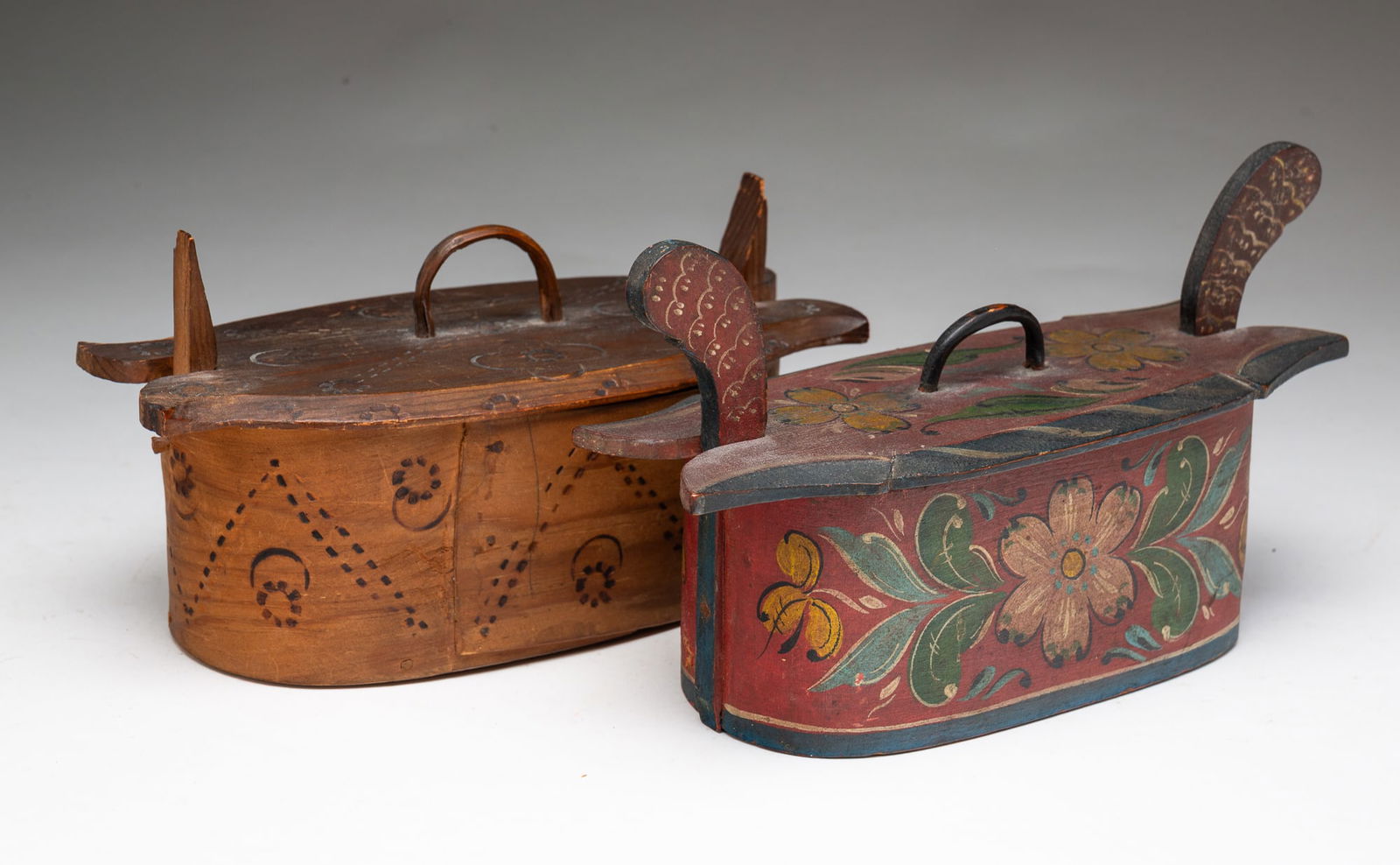TWO SCANDINAVIAN PAINT-DECORATED BENTWOOD BRIDE'S BOXES WITH TINES. (1 of 6)