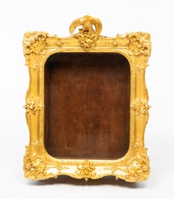 LARGE AMERICAN HANGING SHADOW BOX WITH CARVED GILTWOOD FRAME AND EAGLE CREST.