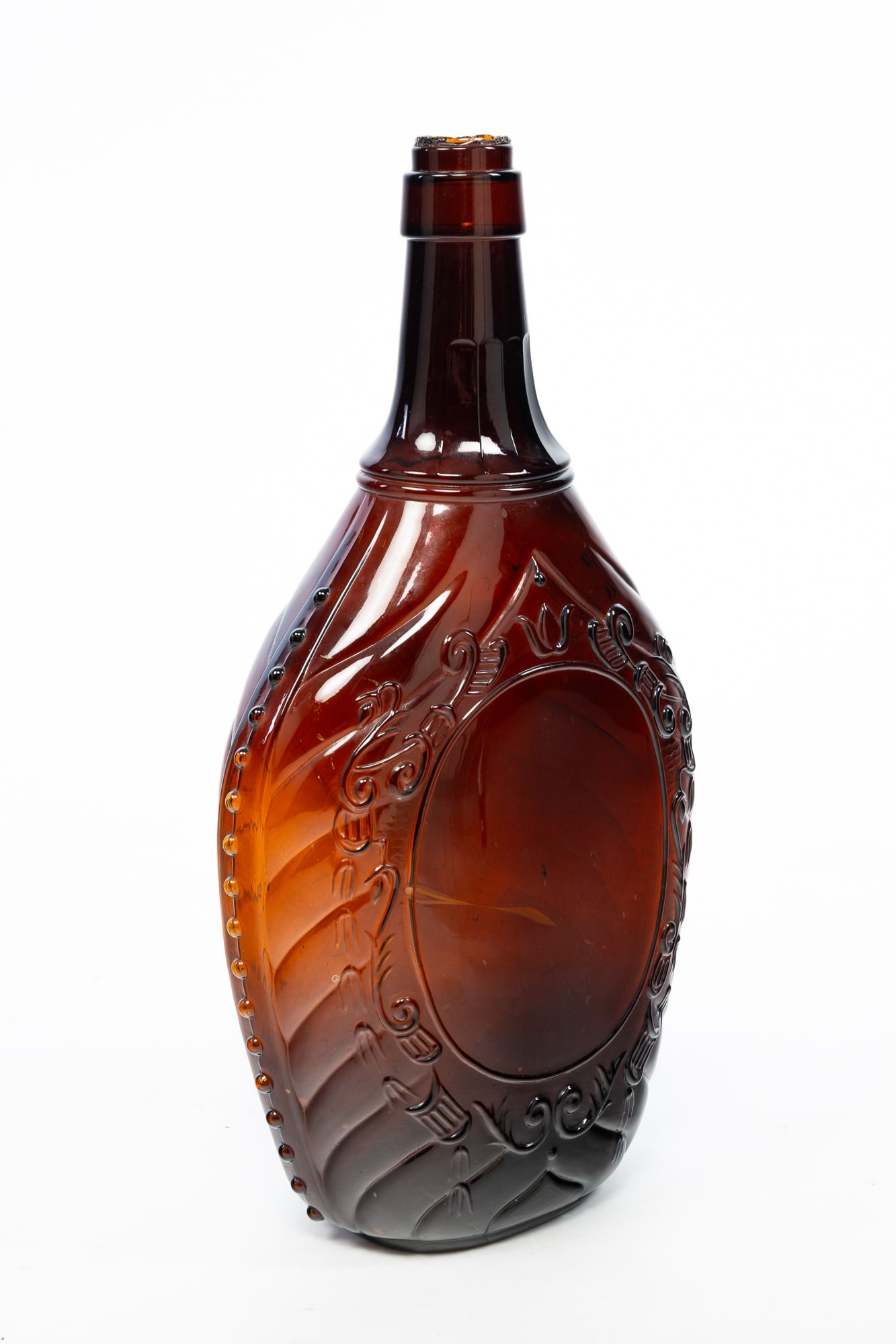 LARGE AMBER GLASS STORE DISPLAY WHISKEY BOTTLE. (1 of 3)