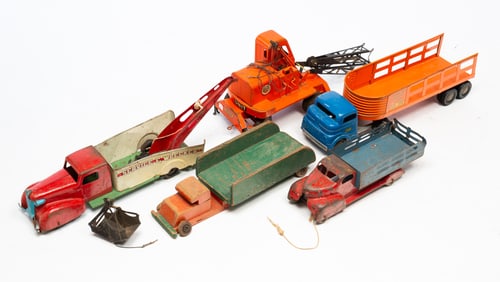 GROUP OF FIVE METAL TOY TRUCKS.