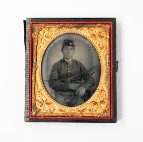 AMERICAN CASED SIXTH-PLATE AMBROTYPE OF CIVIL WAR SOLDIER.