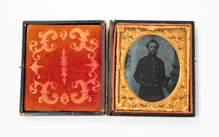 SIXTH PLATE CASED CIVIL WAR IMAGE.