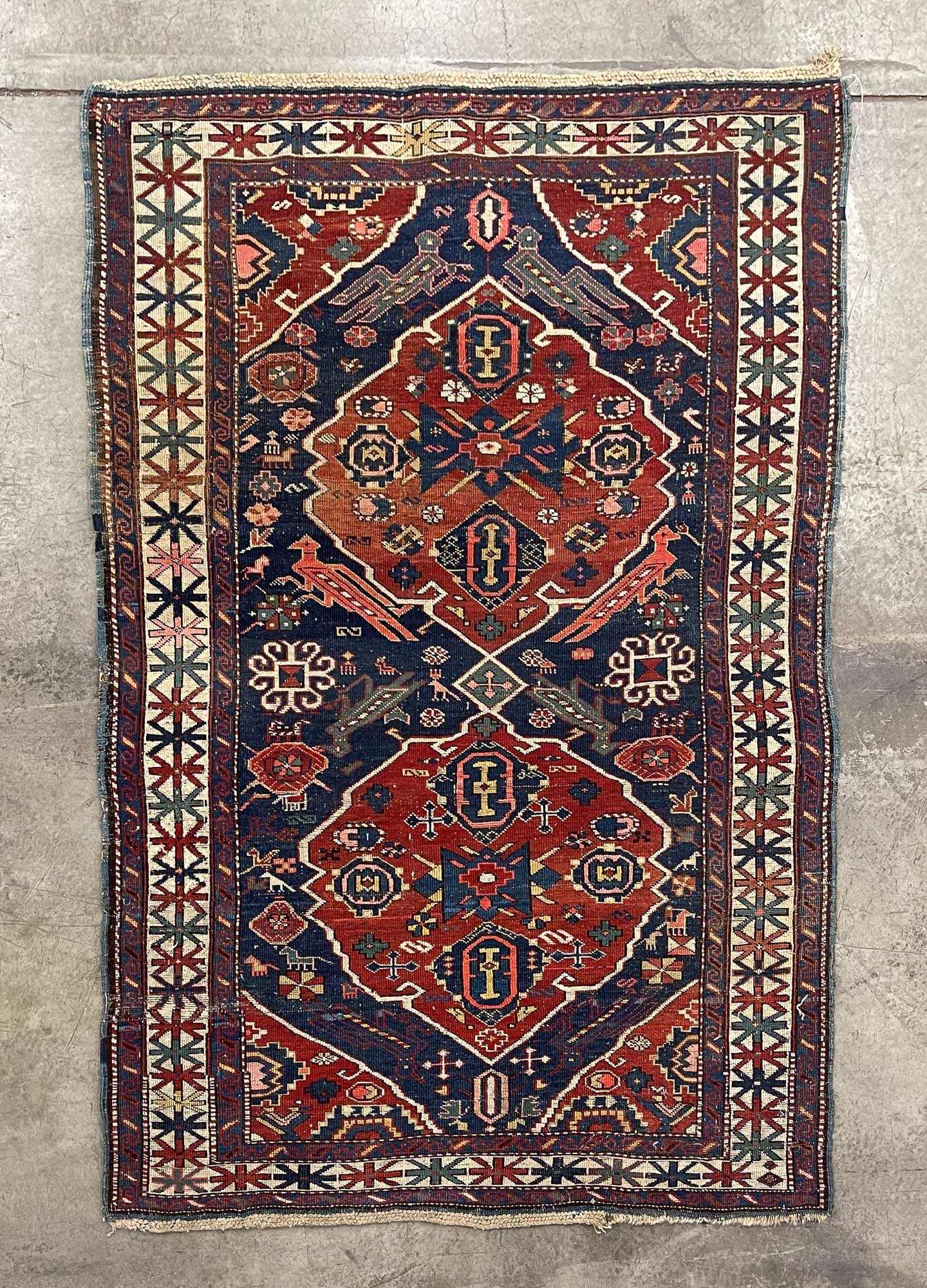 KARABAUGH AREA RUG. (1 of 3)