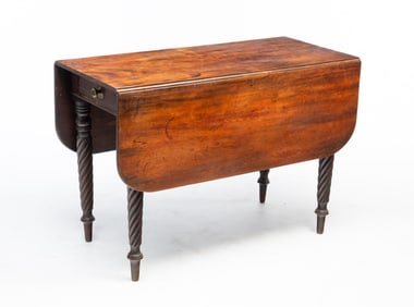 CANADIAN SHERATON MAHOGANY PEMBROKE TABLE.