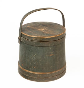 LARGE AMERICAN PAINT DECORATED LIDDED FIRKIN.