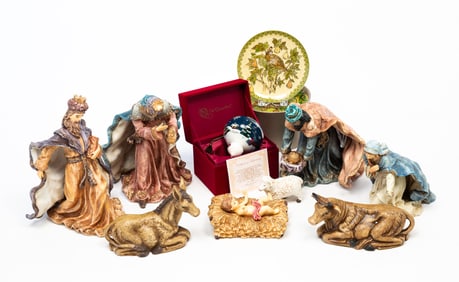ASSORTED CHRISTMAS DECORATIVE ITEMS.