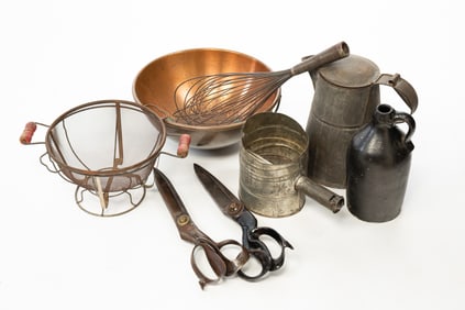 GROUP OF AMERICAN HOUSEHOLD ITEMS, INCL. TWO PAIRS OF SHEARS AND COPPER BOWL.