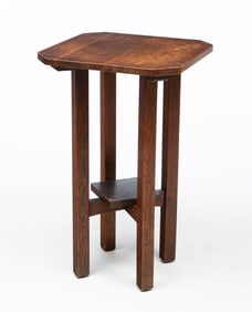 L. & J.G. STICKLEY (FAYETTEVILLE, NEW YORK) ARTS AND CRAFTS QUARTERSAWN OAK CLIPPED-CORNER LAMP