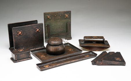 TEN-PIECE AMERICAN ARTS AND CRAFTS COPPER DESK SET.