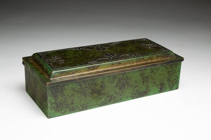 HEINTZ (BUFFALO, NEW YORK) ARTS AND CRAFTS STERLING-MOUNTED BRONZE CIGARETTE BOX.