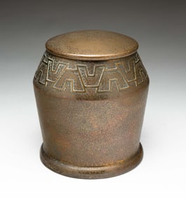 SMITH METAL ARTS CO. (BUFFALO, NEW YORK) ARTS AND CRAFTS SILVER CREST BRONZE HUMIDOR.