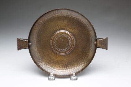ROYCROFT (EAST AURORA, NEW YORK) ARTS AND CRAFTS HAMMERED COPPER CANDY DISH.