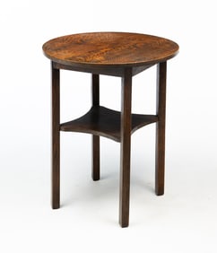 AMERICAN ARTS AND CRAFTS QUARTERSAWN OAK LAMP TABLE.