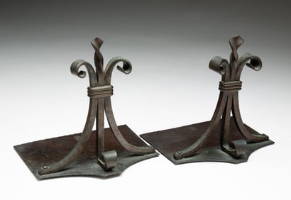 PAIR OF ROYCROFT (EAST AURORA, NEW YORK) PATINATED COPPER BOOKENDS.