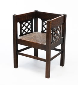 ATTRIBUTED TO MICHIGAN CHAIR CO. (GRAND RAPIDS, MICHIGAN) ARTS AND CRAFTS QUARTERSAWN OAK CUBE