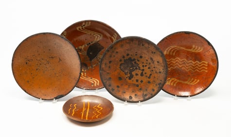 FIVE AMERICAN REDWARE PLATES.