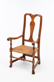 AMERICAN QUEEN ANNE MAPLE ARMCHAIR.