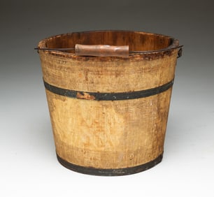 AMERICAN PAINTED WOODEN BUCKET (PAIL) WITH BAIL HANDLE.
