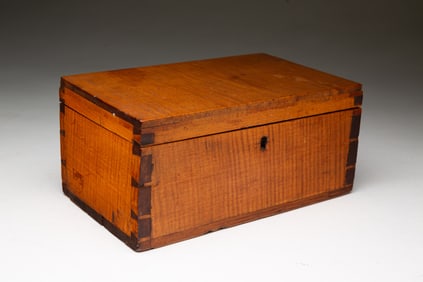 AMERICAN TIGER MAPLE BOX.