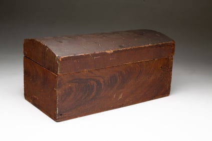 AMERICAN GRAIN-PAINTED PINE DOME TOP BOX.
