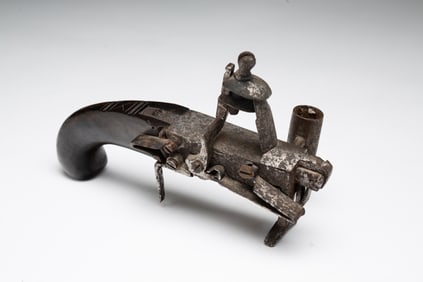 FLINTLOCK TINDER LIGHTER.