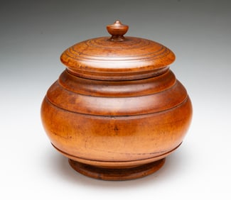 LARGE PEASEWARE LIDDED JAR.