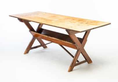 AMERICAN PINE SAW BUCK TABLE.