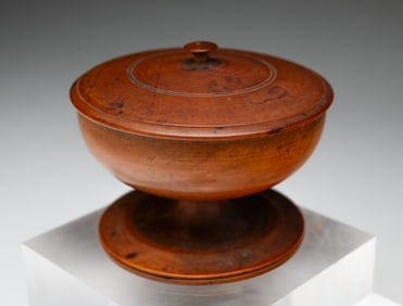 DIMINUTIVE TREENWARE LIDDED AND FOOTED BOWL.