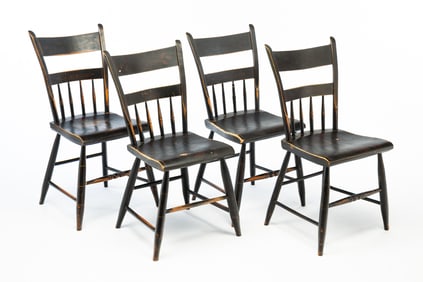 FOUR AMERICAN PAINTED HALF-SPINDLE BACK SIDE CHAIRS.