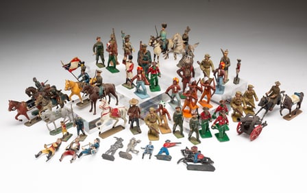 COLLECTION OF AMERICAN AND ENGLISH DIE-CAST METAL AND LEAD TOY SOLDIERS, INDIANS, AND HORSES,