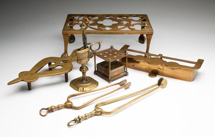 SEVEN BRASS HEARTH ITEMS, INCL. MINIATURE KETTLE STAND.
