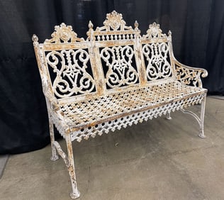 VICTORIAN CAST IRON GARDEN BENCH.