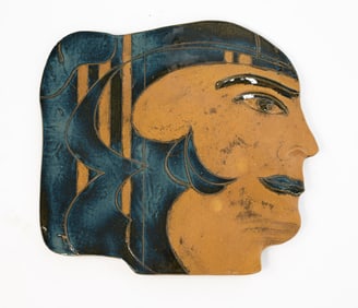 SARAH REYNOLDS CLAGUE (CLEVELAND, OHIO, B. 1934) "ATHENA" CERAMIC WALL PLAQUE.