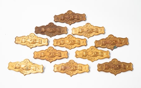 GROUP OF BRASS ODD FELLOWS HANDSHAKE PINS.