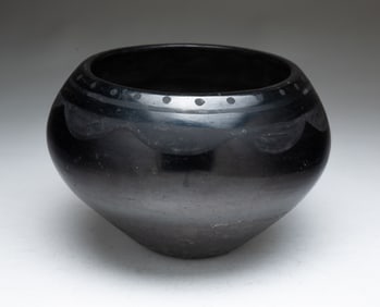 DONICIA TAFOYA (SAN ILDEFONSO PUEBLO, 1912-1979) BLACKWARE POTTERY BOWL.