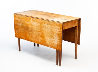 PENNSYLVANIA COUNTRY HEPPLEWHITE DROP LEAF SWING LEG TABLE.