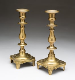 PAIR OF BRASS CANDLESTICKS.