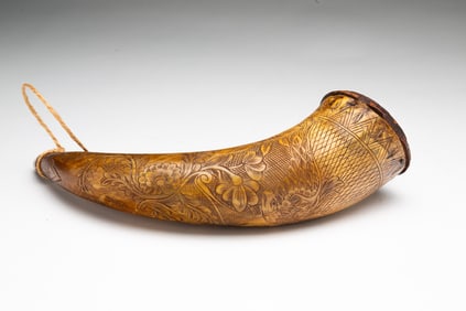 NICELY CARVED AMERICAN POWDER HORN ENGRAVED WITH AN EAGLE.