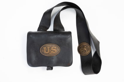 AMERICAN CIVIL WAR CARTRIDGE BOX WITH STRAP.