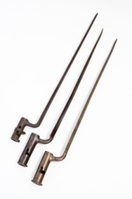 THREE AMERICAN CIVIL WAR BAYONETS.