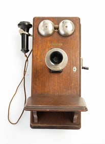 WESTERN ELECTRIC OAK WALL TELEPHONE.