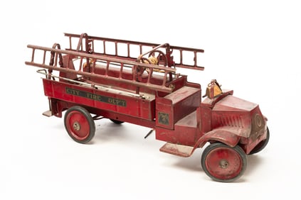 STEELCRAFT MACK JR. HOOK AND LADDER TOY TRUCK.