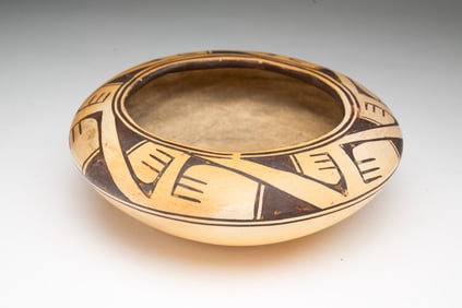 NATIVE AMERICAN POTTERY LOW BOWL.