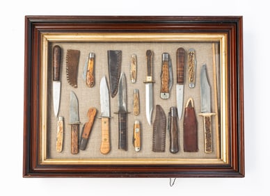 SHADOW BOX FRAME OF EDGED WEAPONS.