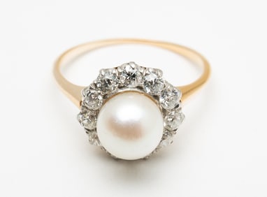 14K YELLOW GOLD AND PLATINUM PEARL AND DIAMOND RING.