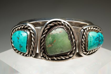 HEAVY NAVAJO TURQUOISE CUFF BRACELET.