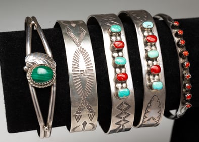 FIVE NATIVE AMERICAN OLD PAWN CUFF BRACELETS.