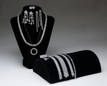 GROUP OF STERLING SILVER AND RHINESTONE JEWELRY.