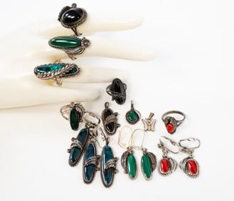 GROUP OF NATIVE AMERICAN GEMSTONE JEWELRY.