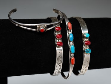 FOUR NATIVE AMERICAN OLD PAWN CHILD SIZE CUFF BRACELETS.